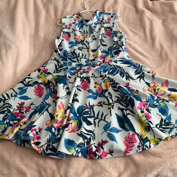 Fashion to Figure Dresses & Skirts - Fashion to Figure Flower dress